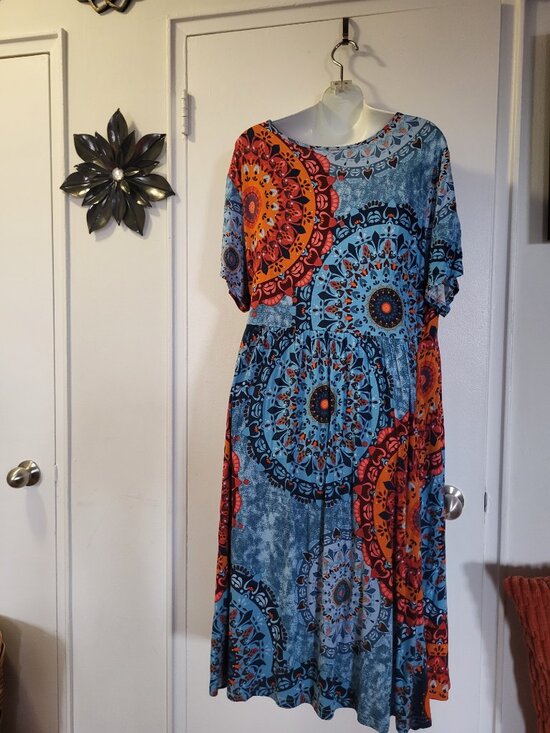WOMENS DRESS - Picture 2 of 2
